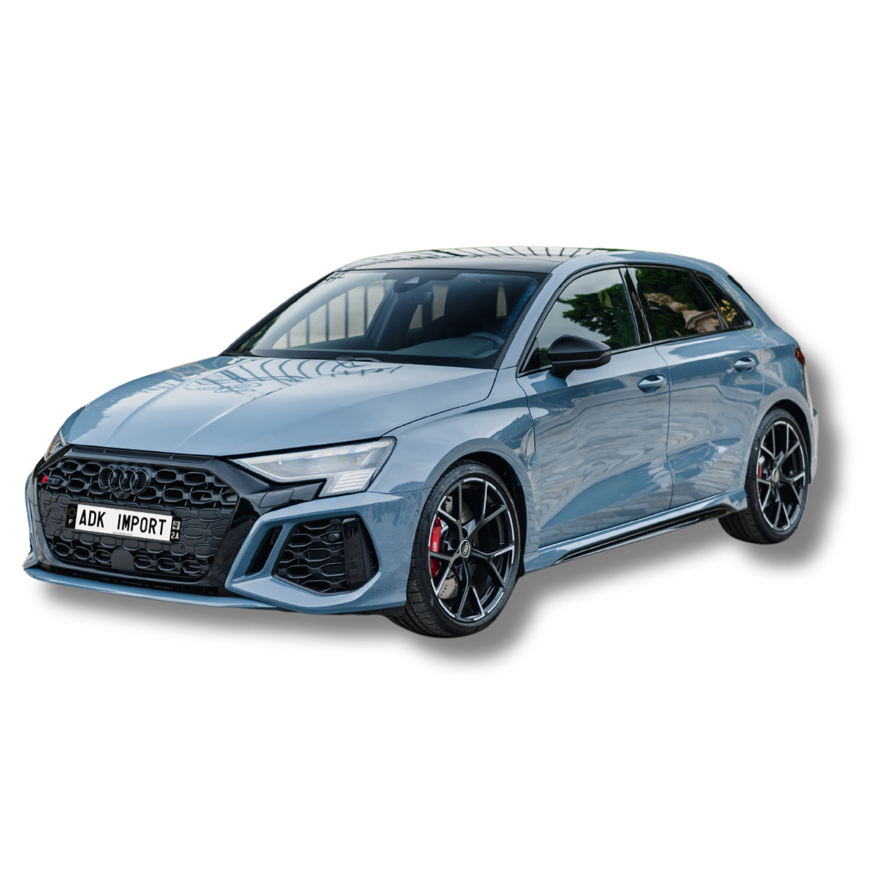 Audi RS3 importée par ADK Import, une sportive compacte au design agressif et aux performances de haut niveau.